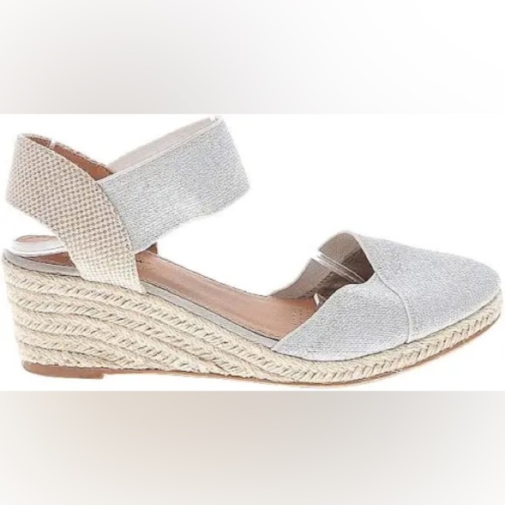 NWT Comfortview Silver Wedges 10W